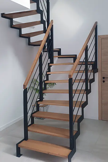 Escalier en bois et en métal