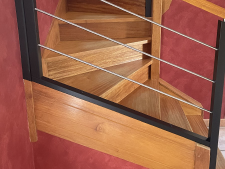 Garde-corps en bois et métal après les travaux