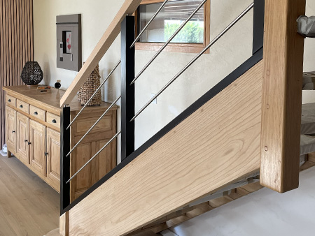 Escalier en bois après les travaux