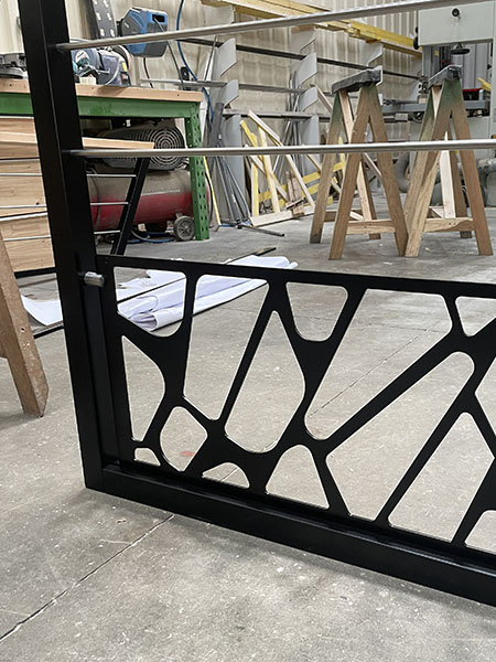 Escalier en bois et crémaillière métalique