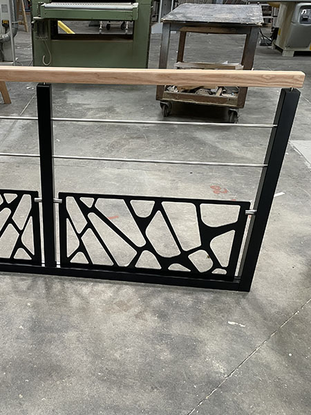 Escalier en bois et crémaillière métalique