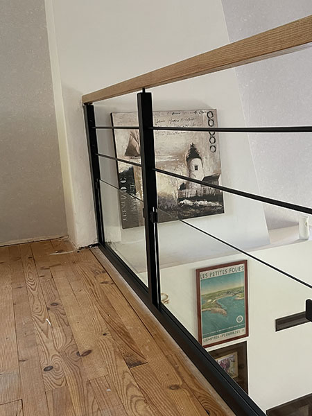 Escalier en bois et crémaillière métalique