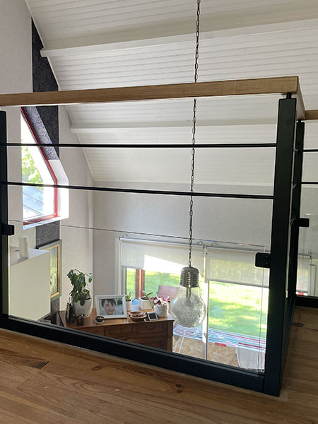 Escalier en bois et crémaillière métalique