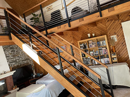 Escalier en bois et crémaillière métalique