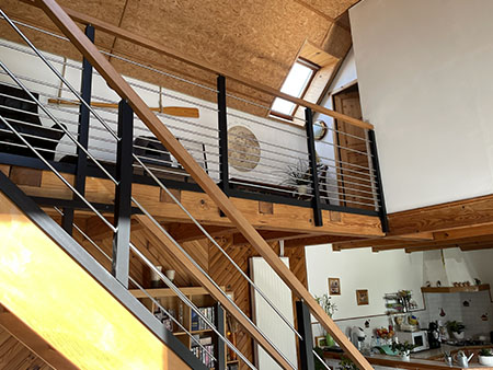 Escalier en bois et crémaillière métalique