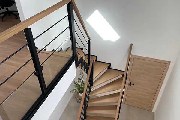 Escalier en bois et métal